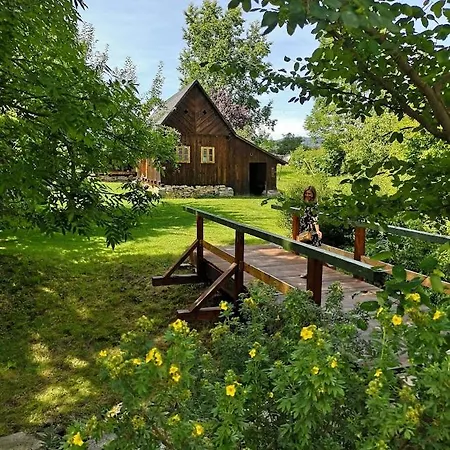 Cerveny Dvur