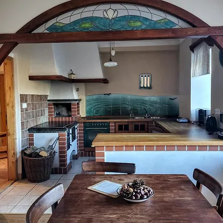 Apartamento červený Dvůr