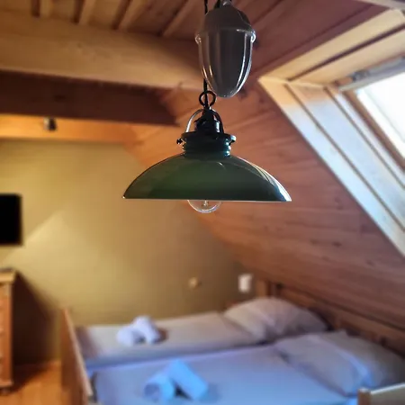 Cerveny Dvur Apartment Chvalsiny