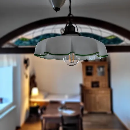 Apartamento červený Dvůr Chvalšiny