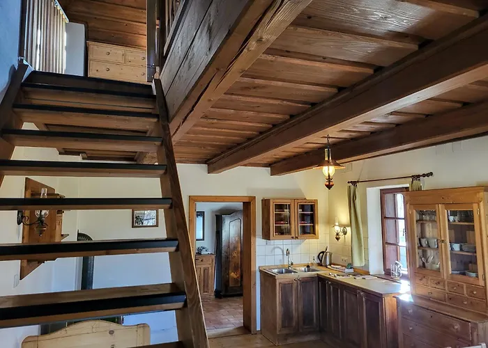 Apartamento červený Dvůr